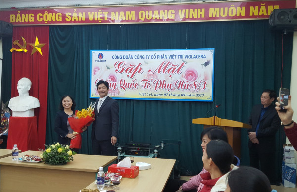 Chào mừng Ngày Quốc tế Phụ nữ 8/3: Đẩy mạnh các hoạt động chăm lo đời sống cho đội ngũ CBCNV-LĐ nữ